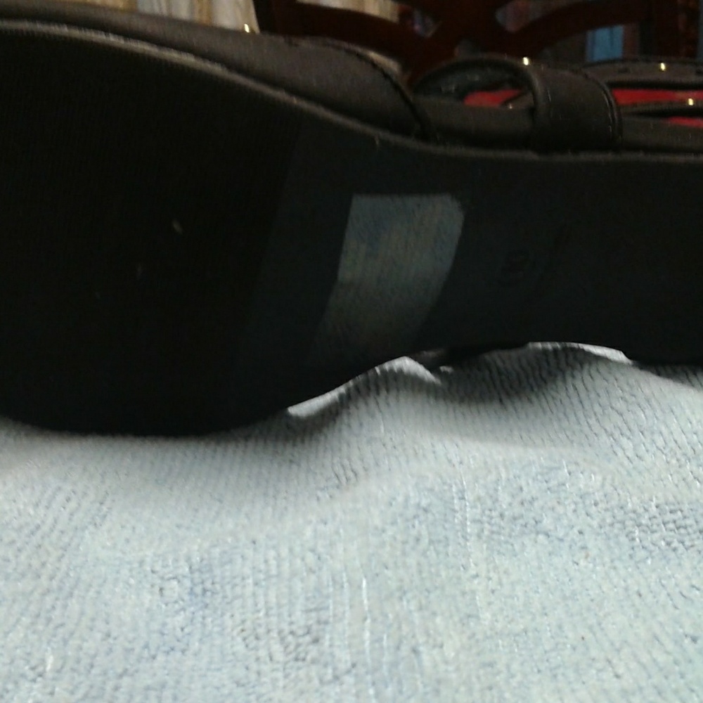 Sandals - Picture 3 of 4